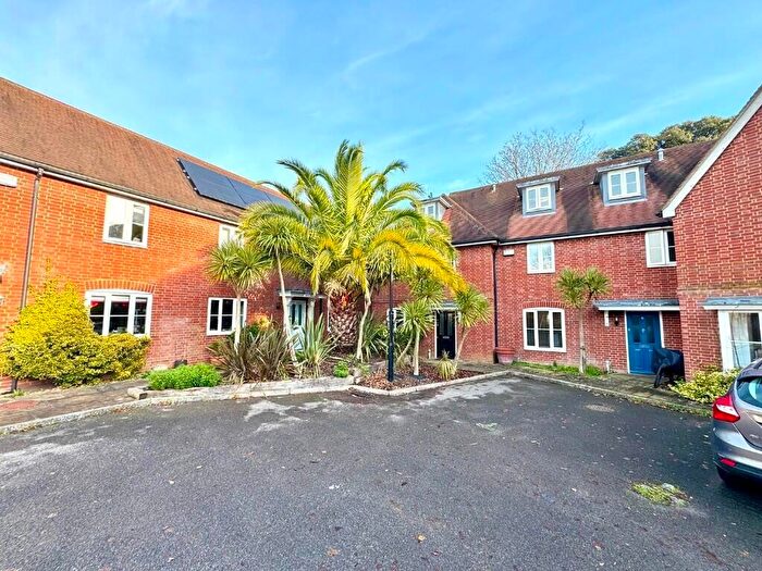 4 Bedroom End Of Terrace House For Sale In Langdon Road, Poole, BH14