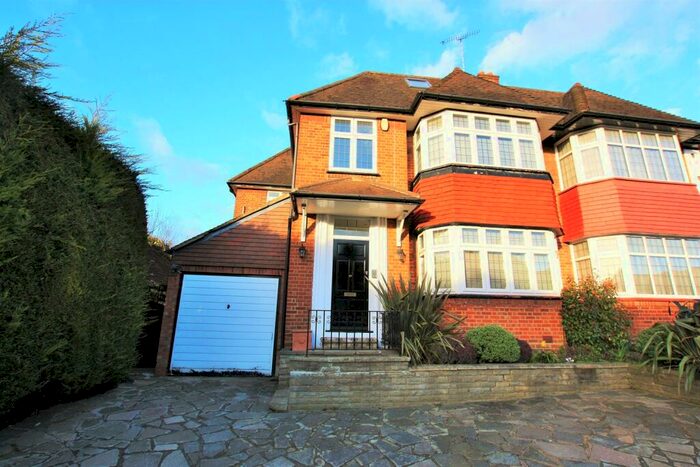 6 Bedroom House To Rent In Dorchester Gardens, Golders Green, NW11