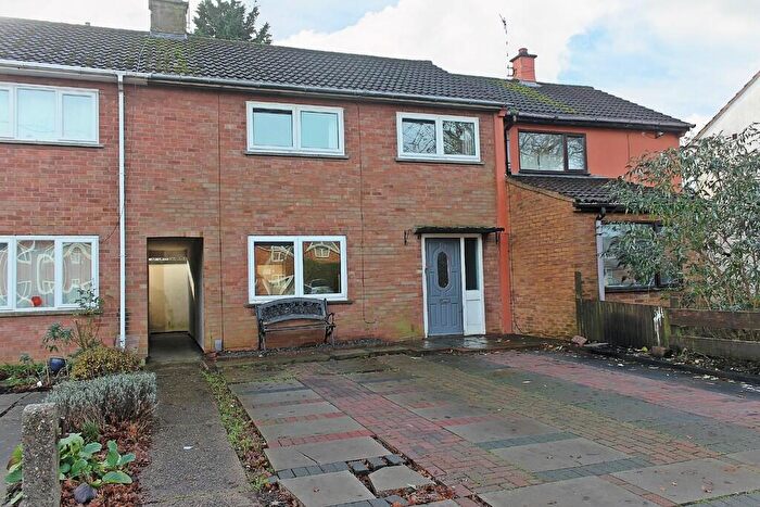 3 Bedroom Town House For Sale In Runcorn Road, Eyres Monsell, Leicester, LE2