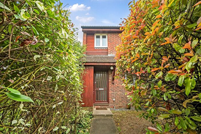 2 Bedroom Terraced House To Rent In Lowden Close, Winchester, SO22