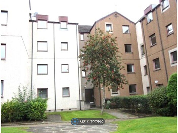 2 Bedroom Flat To Rent In Headland Court, Aberdeen, AB10