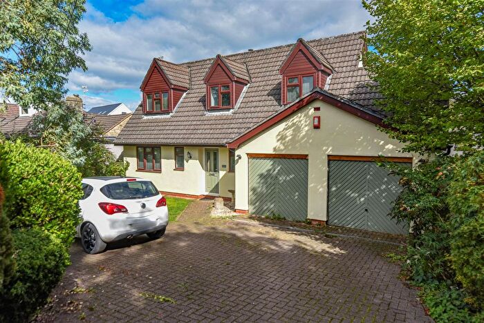 3 Bedroom Detached House For Sale In Draycott, Cam, GL11