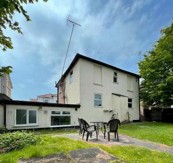 4 Bedroom Semi-Detached House To Rent In Albion Road, Gravesend, DA12