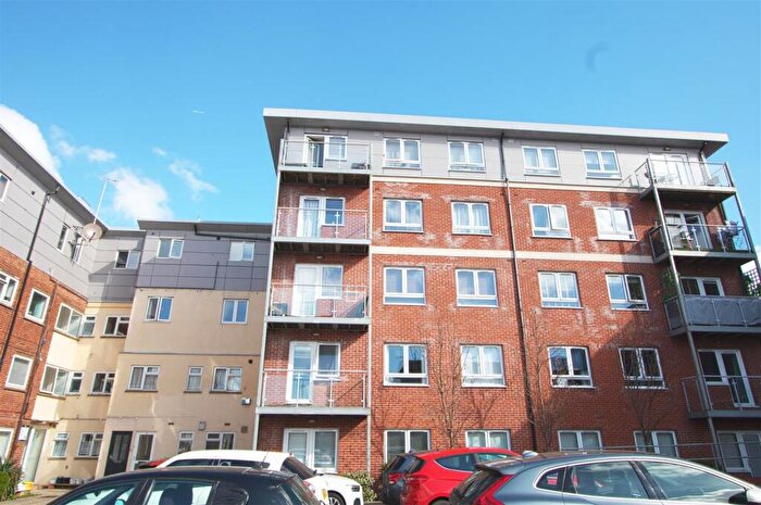 2 Bedroom Apartment To Rent In St. Ediths Court, Billericay, CM12