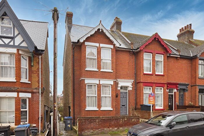 3 Bedroom End Of Terrace House For Sale In Crescent Road, Ramsgate, CT11