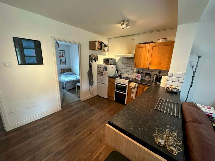 2 Bedroom Apartment To Rent In Shelley Road, Oxford, OX4