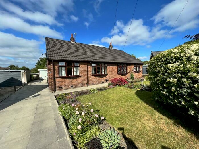 2 Bedroom Semi-Detached Bungalow For Sale In Shirley Avenue, Hyde, SK14