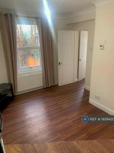 1 Bedroom Flat To Rent In Tilehurst Road, Reading, RG30