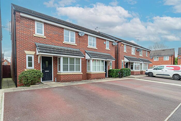 3 Bedroom Semi Detached House To Rent In Doulton Close, The Heath, Warrington, WA4