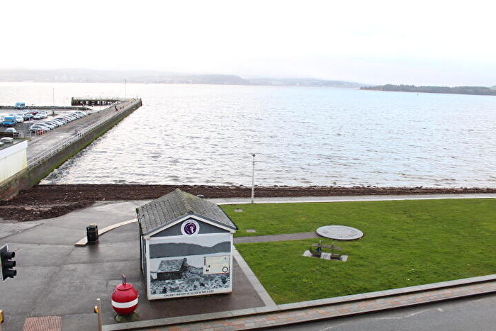 2 Bedroom Flat To Rent In Colquhoun Street, Helensburgh, G84