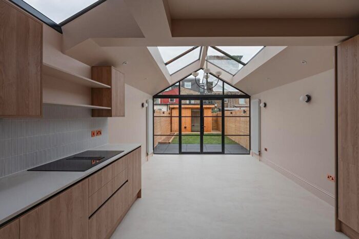 4 Bedroom Terraced House For Sale In Sunnyside Road, Leyton, London, E10