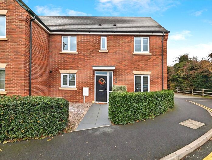 3 Bedroom Semi Detached House For Sale In Thorntree Lane, Branston, Burton-on-Trent, Staffordshire, DE14