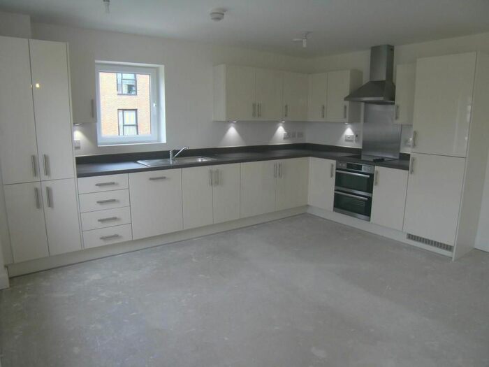 2 Bedroom Flat To Rent In Maxwell Road, Romford RM7