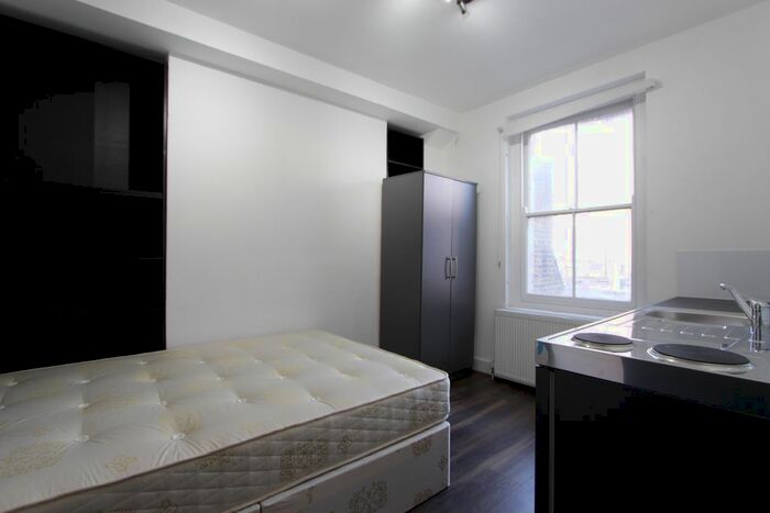 Studio To Rent In Edgware Road, London, W2