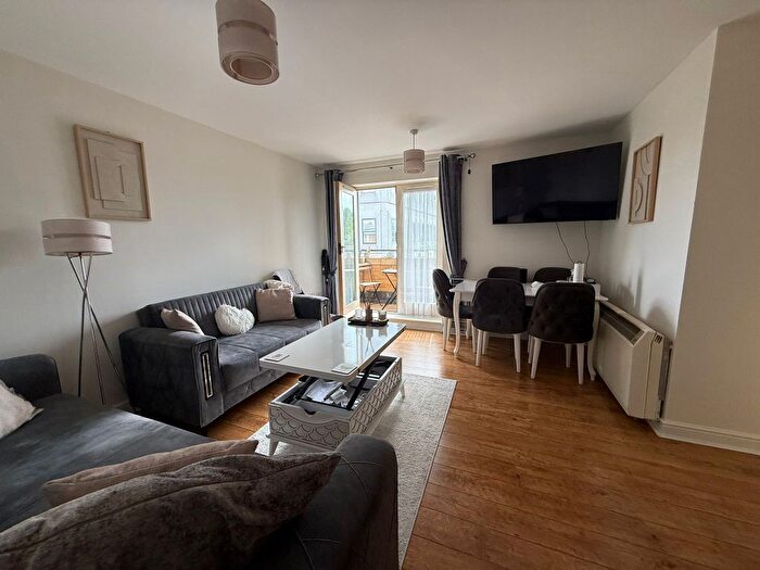 2 Bedroom Flat To Rent In Orton Grove, Enfield, EN1