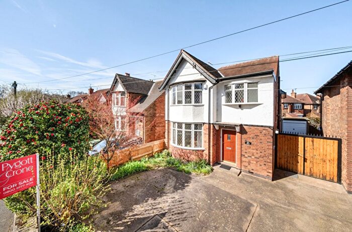 4 Bedroom Detached House For Sale In Sutton Passeys Crescent, Wollaton Park, Nottingham, NG8