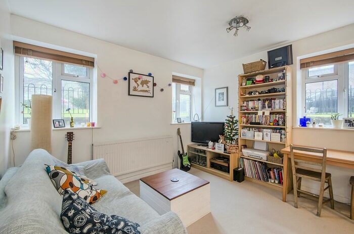1 Bedroom Flat To Rent In West Hill, London, SW18