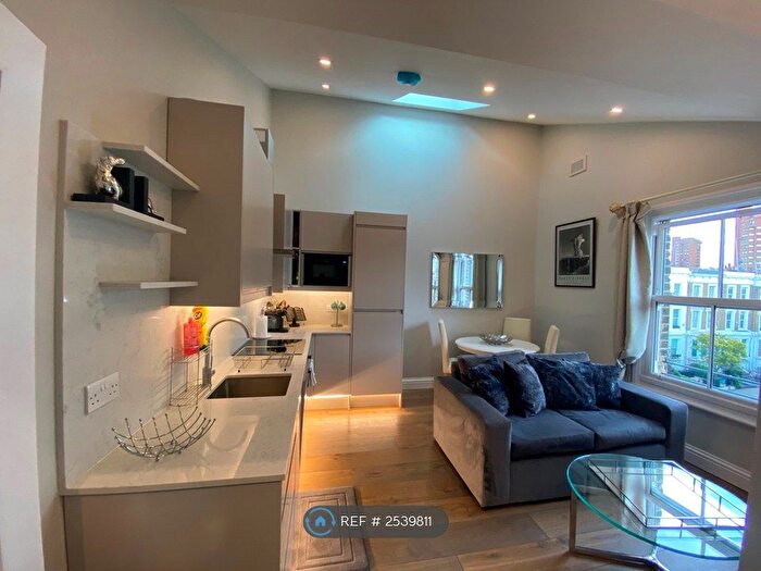 2 Bedroom Flat To Rent In Top Floor, London, SW10