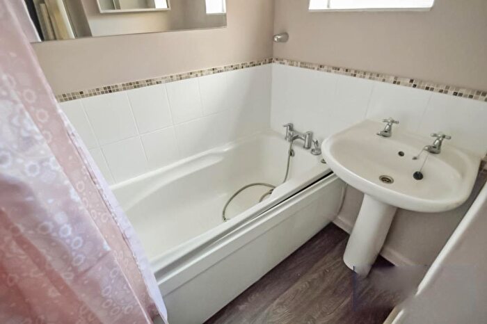 2 Bedroom Property To Rent In Whitby Street, Hull, HU8