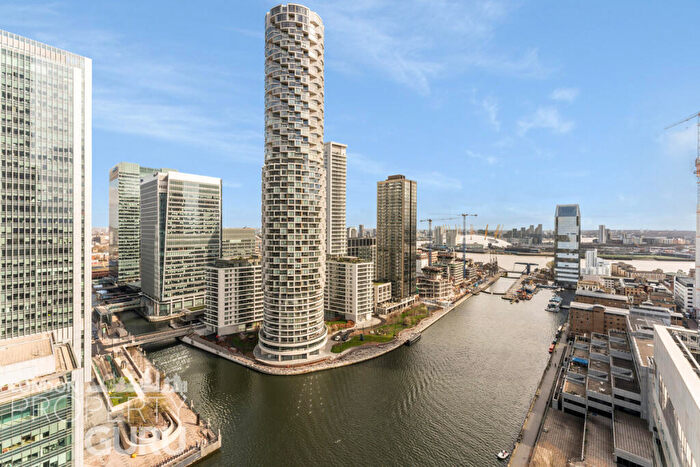 2 Bedroom Apartment For Sale In South Quay Plaza, London, E14