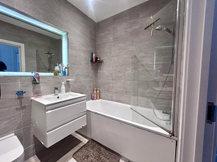 1 Bedroom Flat To Rent In Landfield Court, SE25