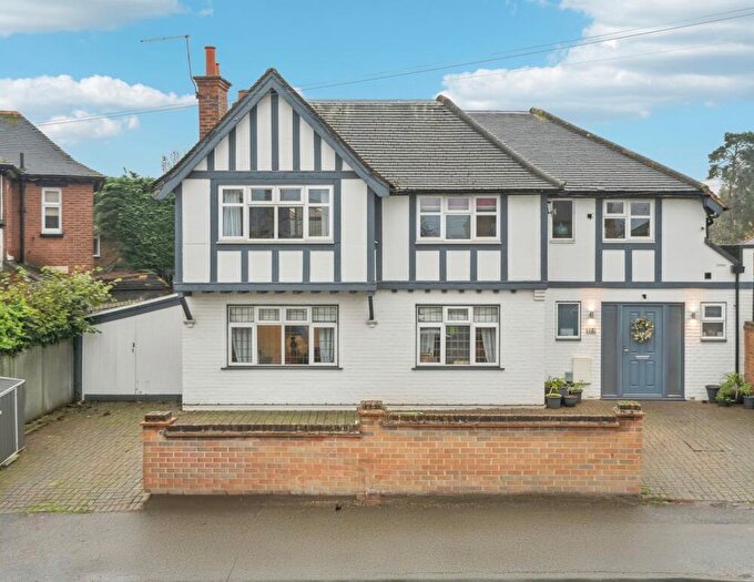 5 Bedroom Detached House For Sale In Furze Platt Catchment, Maidenhead, SL6