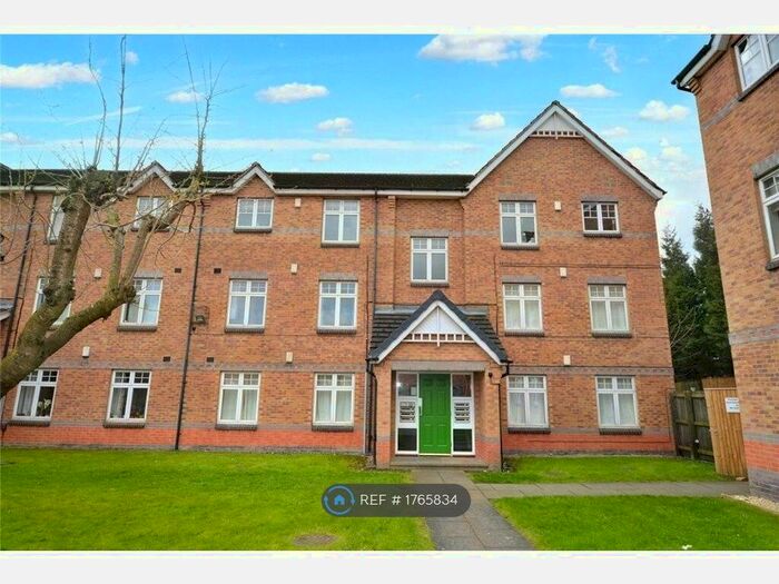2 Bedroom Flat To Rent In Helmsley Court, Leeds, LS10