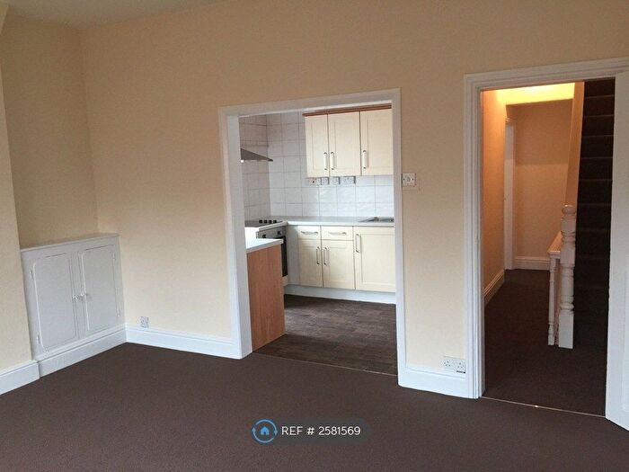 2 Bedroom Flat To Rent In Victoria Road, Northwich, CW9