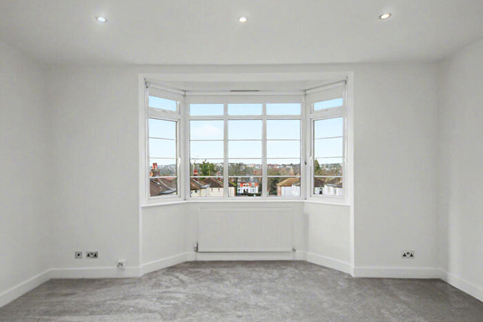 2 Bedroom Flat To Rent In Nether Close (), Finchley, N3