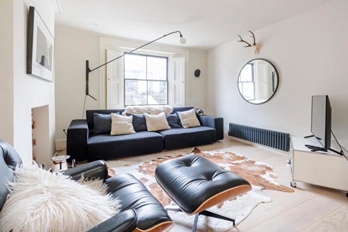 3 Bedroom Terraced House To Rent In Wolsey Road London, N1