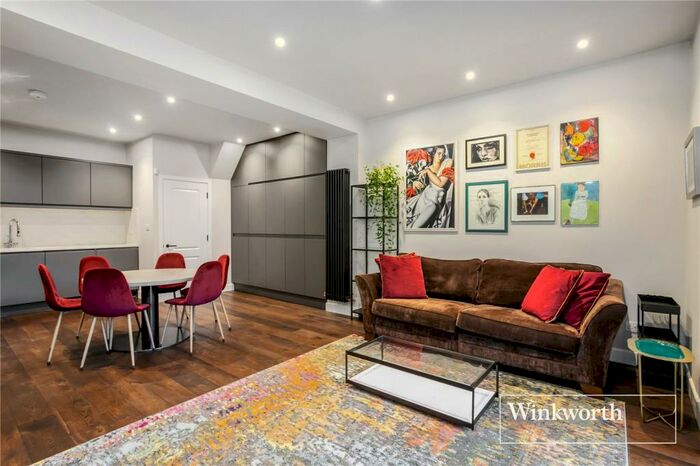 4 Bedroom Terraced House To Rent In Spencer Road, New Southgate, London, N11