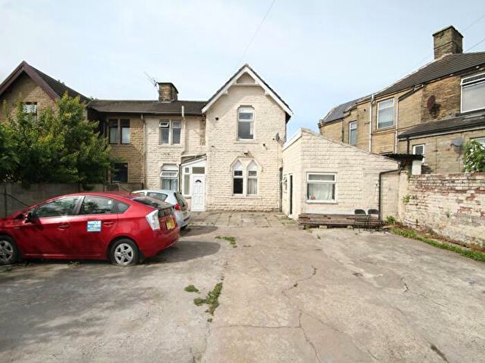 3 Bedroom Terraced House For Sale In Lower Rushton Road, Thornbury, Bradford, BD3