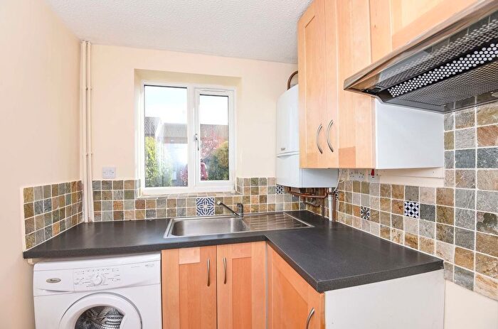 2 Bedroom End Terrace House To Rent In Honeysuckle Close, Bicester, OX26