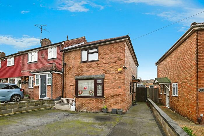 3 Bedroom End Of Terrace House For Sale In Dorrit Way, Rochester, Kent, ME1