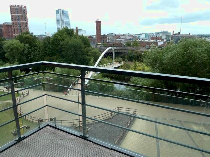 2 Bedroom Flat To Rent In Whitehall Waterfront, Riverside Way, LS1
