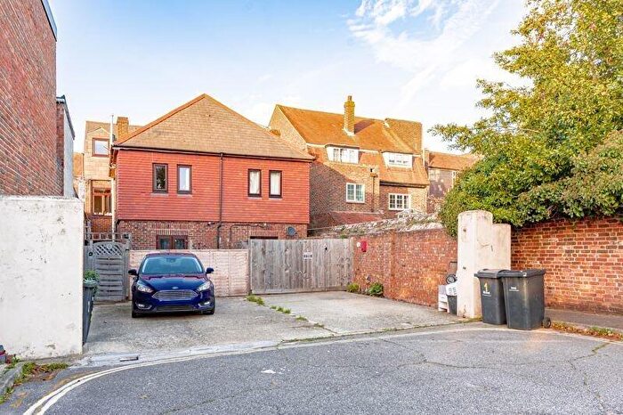 2 Bedroom Apartment To Rent In Twittens Way, Havant, Hampshire, PO9