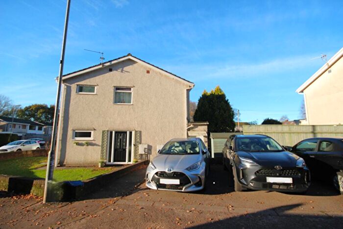 2 Bedroom Maisonette For Sale In Blaen-Y-Coed, Rhiwbina, Cardiff, CF14