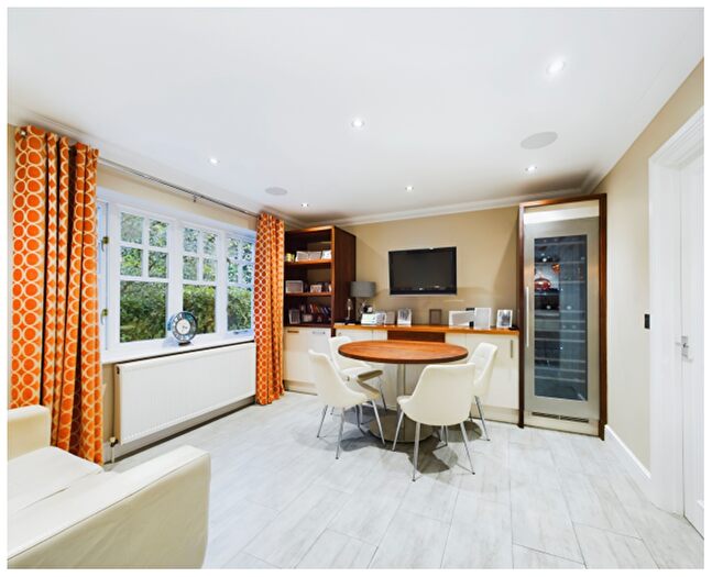 5 Bedroom Detached House For Sale In Bridge Road, Bursledon, Southampton, SO31