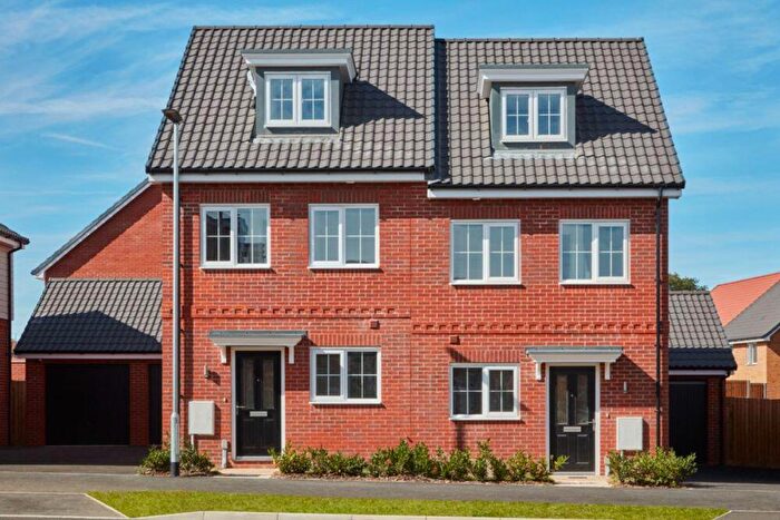 3 Bedroom Semi-Detached House For Sale In Woolhouse Way, Cringleford Norwich, Norfolk, NR4