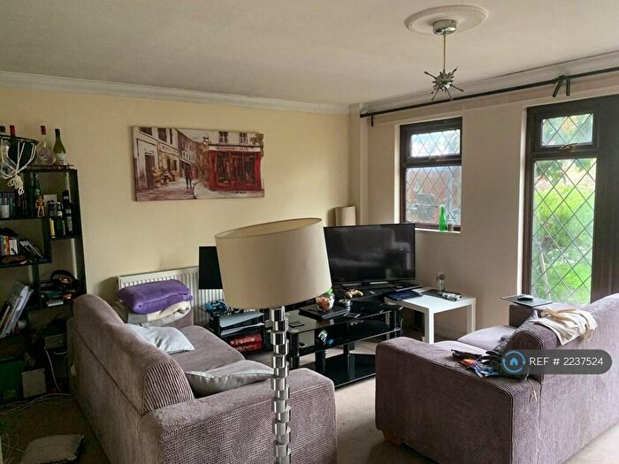 4 Bedroom Terraced House To Rent In Chigwell, Chigwell, IG7
