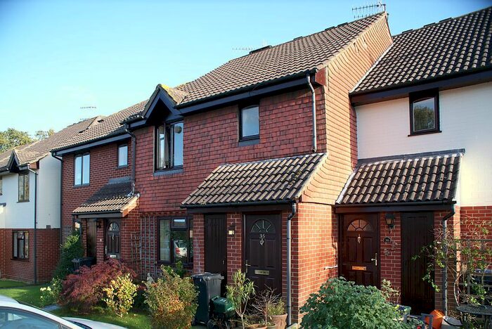 1 Bedroom Flat To Rent In New Road, Milford, GU8