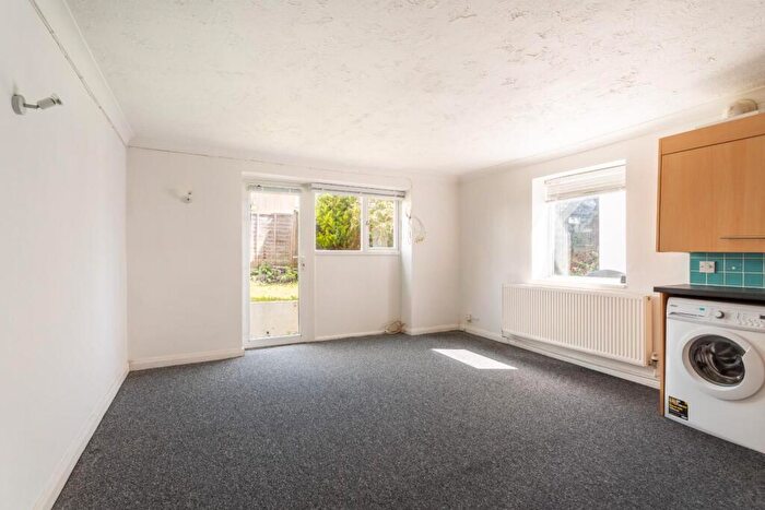 1 Bedroom Flat For Sale In Montgomery Street, Hove, BN3