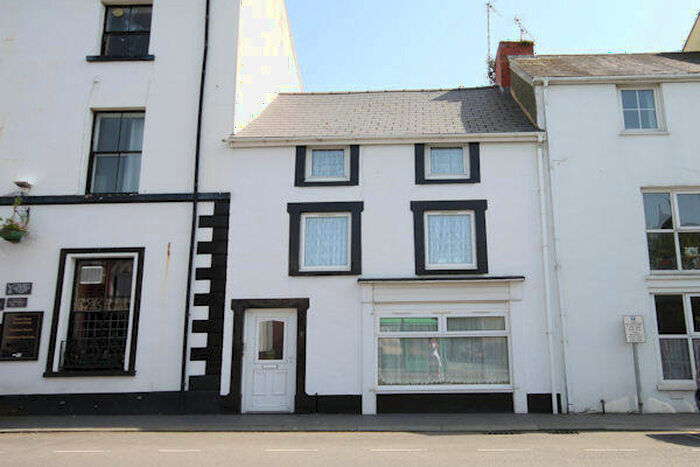 5 Bedroom Town House For Sale In Corbett Square, Tywyn, Gwynedd, LL36