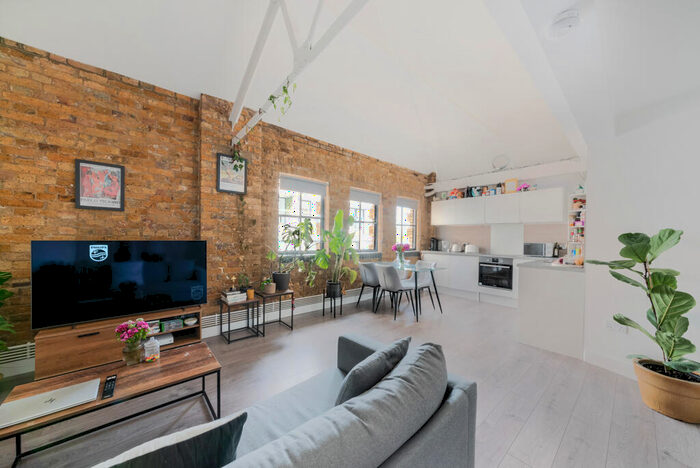 3 Bedroom Apartment To Rent In Dalston London, E8