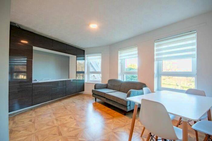 2 Bedroom Flat To Rent In Drum Terrace, Edinburgh EH7