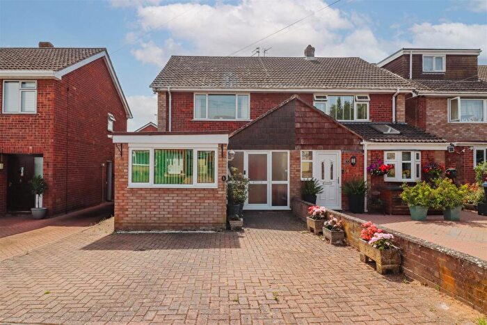 3 Bedroom Semi-Detached House For Sale In Starbold Road, Bishops Itchington, Southam, CV47