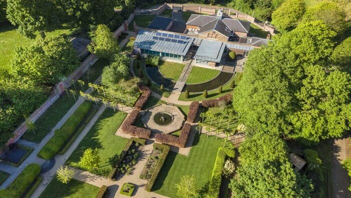 7 Bedroom Detached House To Rent In Foots Cray Place, Sidcup, DA14