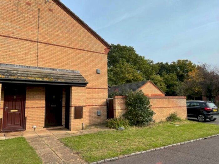 1 Bedroom Property To Rent In Belvedere Walk, Winnersh, RG41