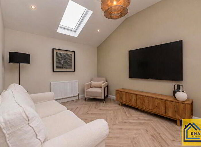 2 Bedroom Apartments To Rent In A Edenvale Crescent, Belfast, BT4