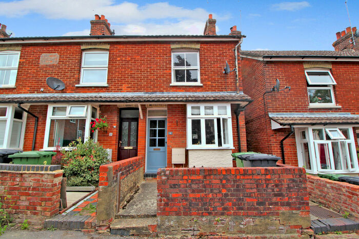 2 Bedroom End Of Terrace House To Rent In Kingsmead, Alton, Hampshire, GU34
